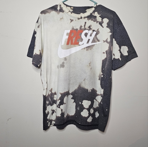 Nike Acid Washed Fresh Graphic Tee Size Medium - Picture 2 of 5